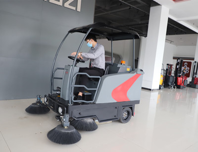 电动扫地车