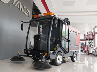 驾驶式扫地机