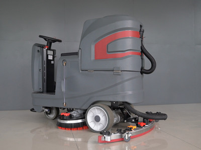 驾驶式洗地机