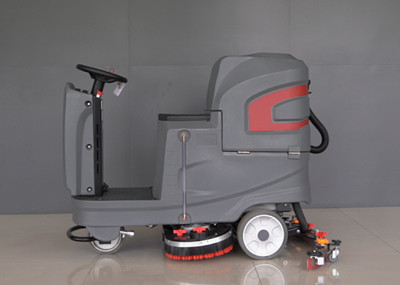 驾驶式洗地机
